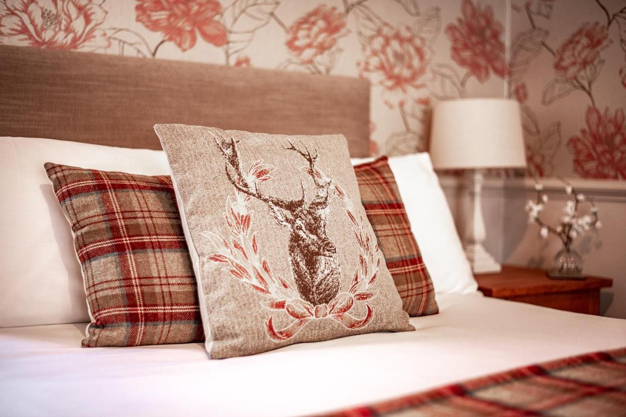 Trivelles Waterhall Country Gatwick Hotel & Airport Parking Crawley  Eksteriør billede