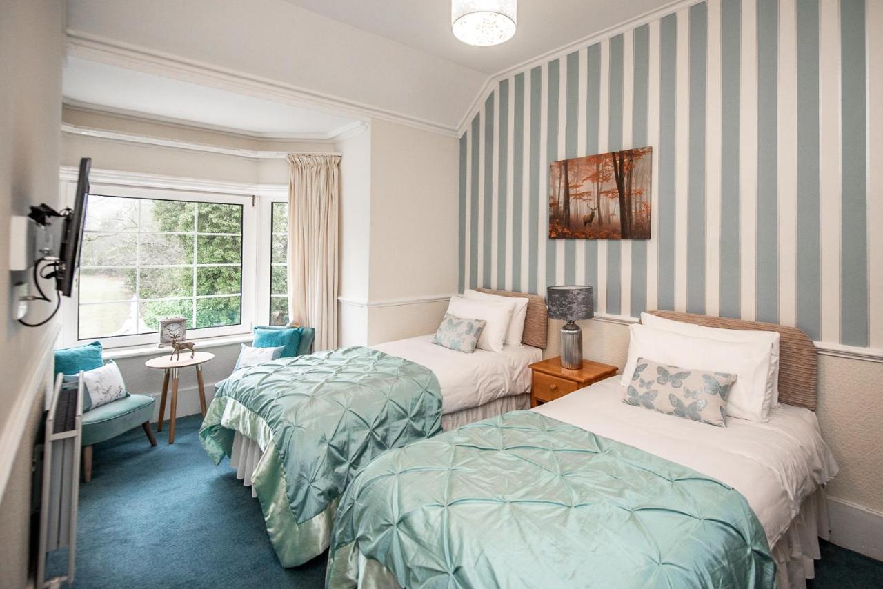 Trivelles Waterhall Country Gatwick Hotel & Airport Parking Crawley  Eksteriør billede