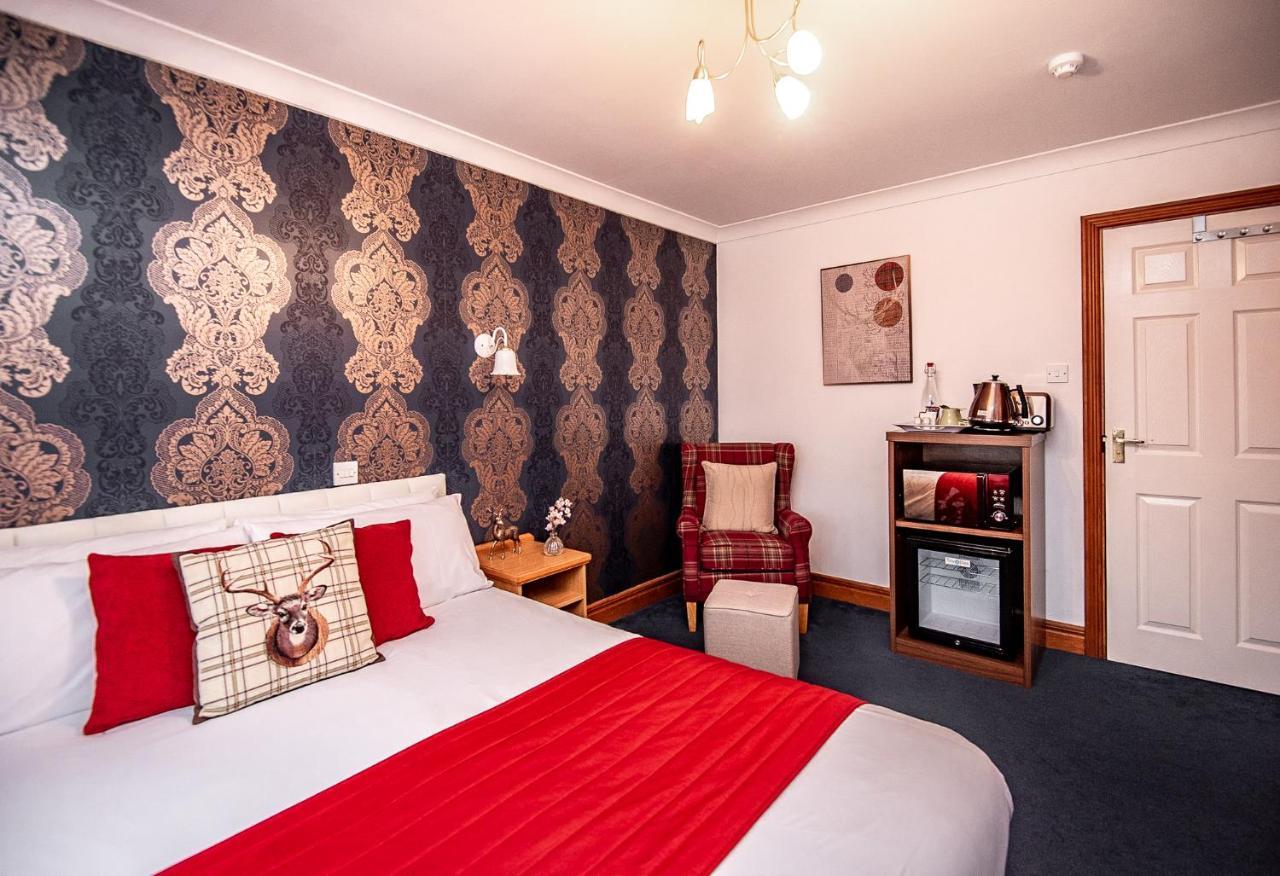 Trivelles Waterhall Country Gatwick Hotel & Airport Parking Crawley  Eksteriør billede