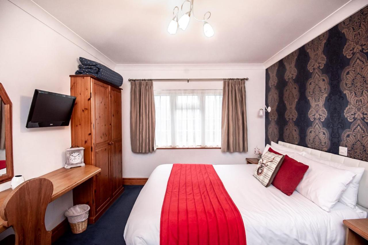 Trivelles Waterhall Country Gatwick Hotel & Airport Parking Crawley  Eksteriør billede